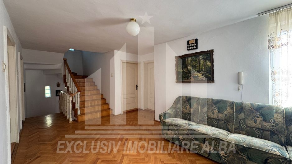 Casa individuala | Pensiune | 320 mp | 750 mp teren | Cetate - Poză 8