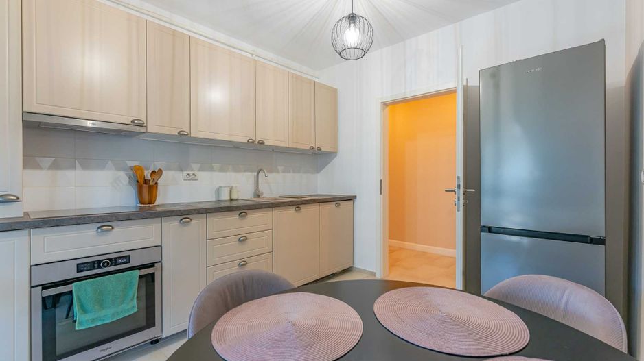 Locuință modernă cu loc de parcare, disponibilă în Sânpetru Residence - Poză 10