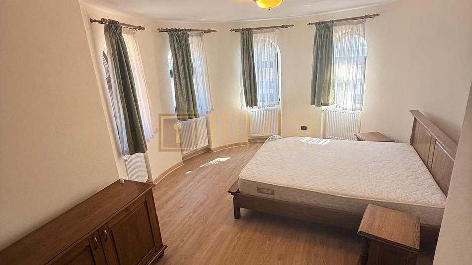 Mosnita Noua-Castel Royal| 2 camere| stil bavarez din lemn si piatra naturala - Poză 1