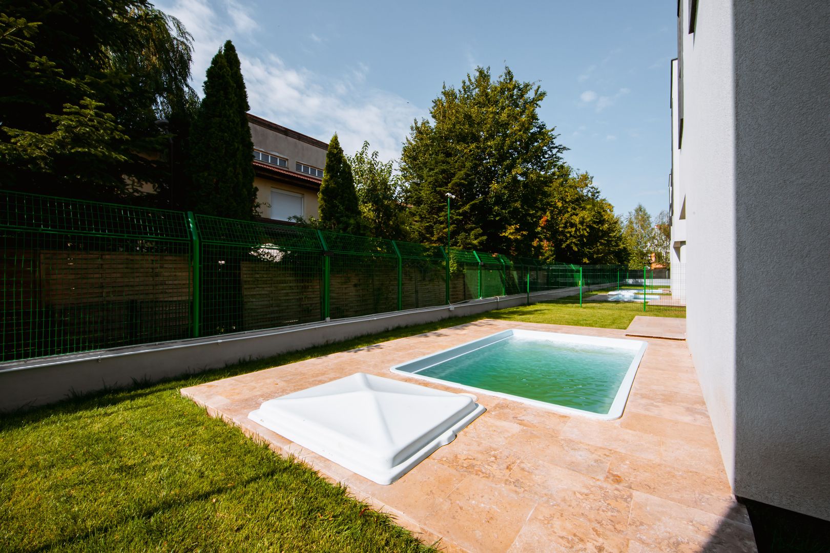 VILA SUPERBĂ CU 4 DORMITOAARE ȘI PISCINA LA INCHIRIERE - Poză 44