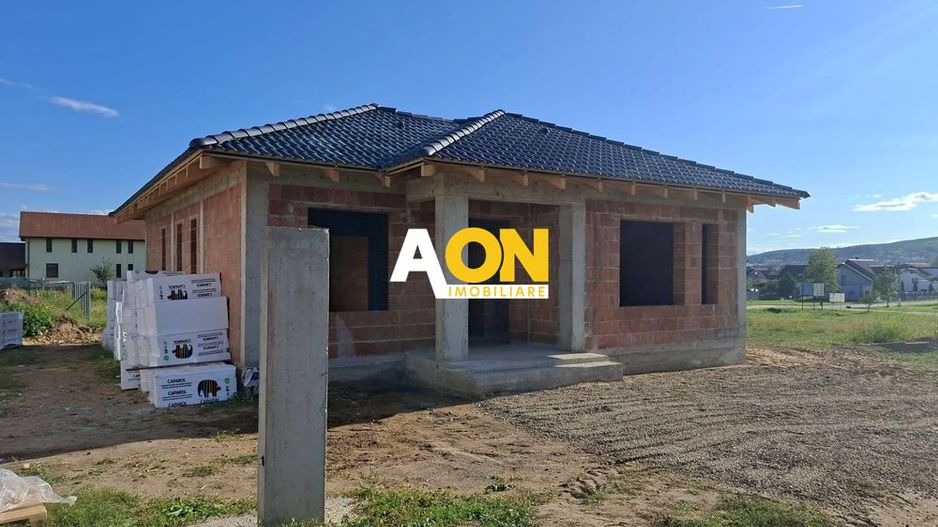Casa la rosu, 4 camere, 387 mp teren, toate utilitatile, Orizont - Poză 4