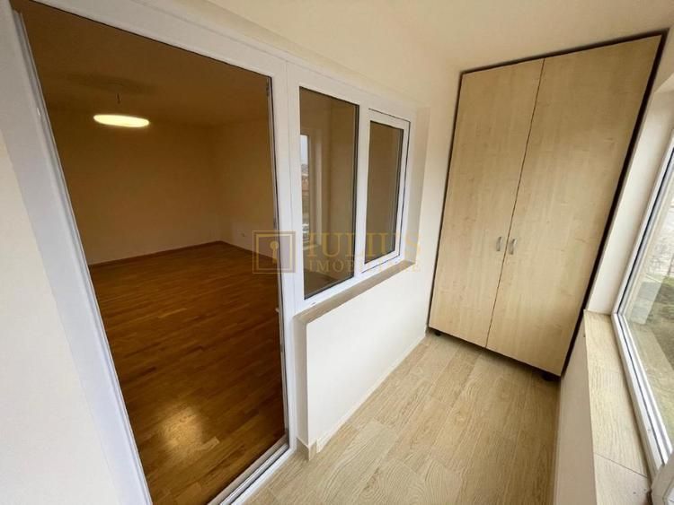 Recent renovat| 2 camere| garaj, et.2| lift| balcon 12 mp. - Poză 11