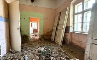 Casă de renovat cu teren 557 mp, central Str. Gh. Barițiu - Carei - Poză 13