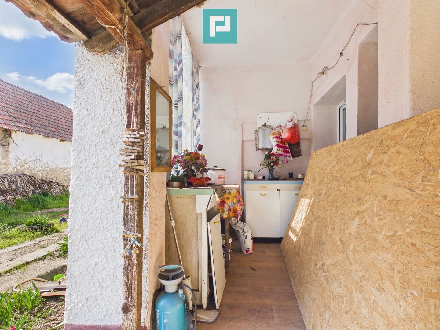 Casă cu 3 camere și 1047 mp în Peregu Mic - Poză 10