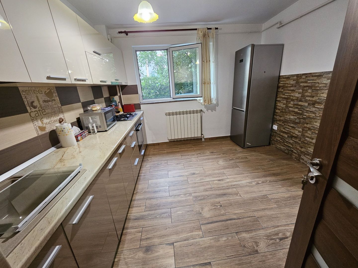 inchiriez apartament cu doua camere, decomandat, in Micro 20 - Poză 1