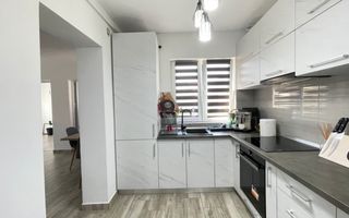 Apartament 3 camere de vânzare | Etaj 4 | Zona Micro 15 - Poză 14