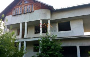 Vila D+P+E+M, teren 1950 mp, suprafata utila 621 mp, Campina, Prahova