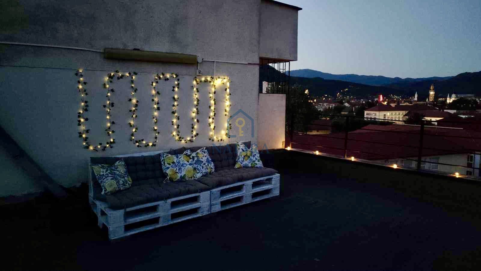 Apartament ultracentral cu terasă spectaculoasă - Poză 2