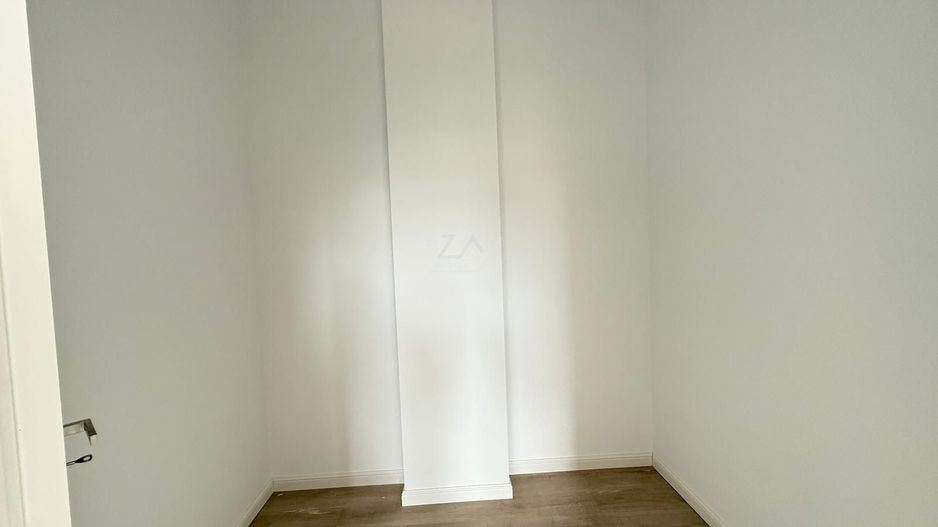 Comision 0. Gradina proprie 77 mp. Loc de parcare. - Poză 6