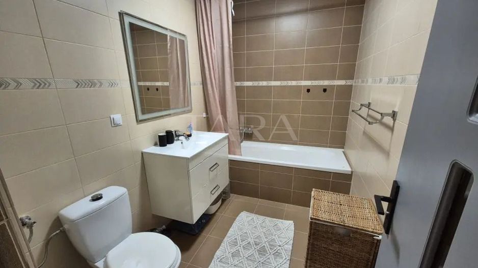 Apartament cu 3 camere, balcon și parcare – zona Panemar, Florești. - Poză 11