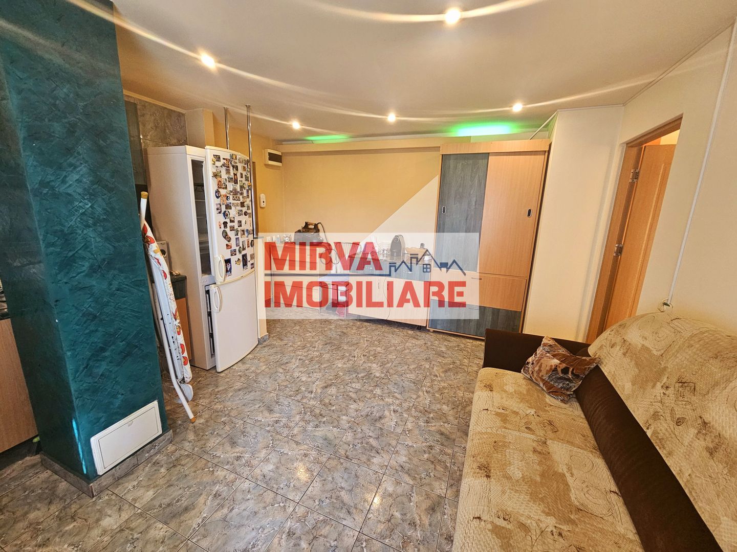 Vanzare apartament 2 camere, mobilat si utilat, in Plopeni - Poză 17