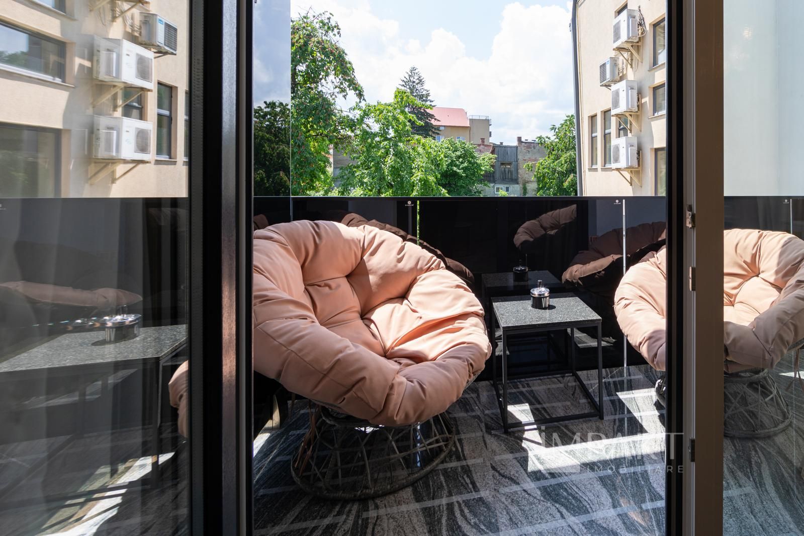 Apartamentcu 2 camere finisat lux in zona centrala - Poză 13