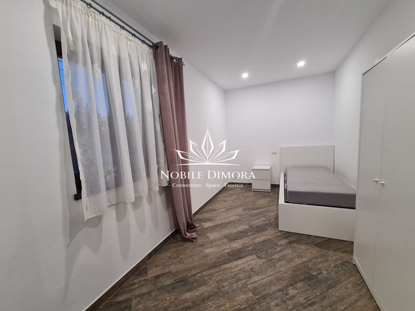 Duplex cu 4 camere, 3 bai, garaj si teren de 600 mp langa Mosnita Noua - Poză 6