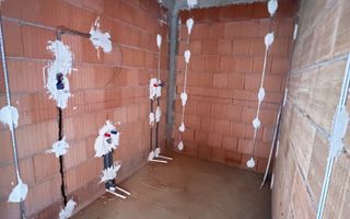 Apartament 2 camere decomandat cu gradină de 37mp - Poză 5