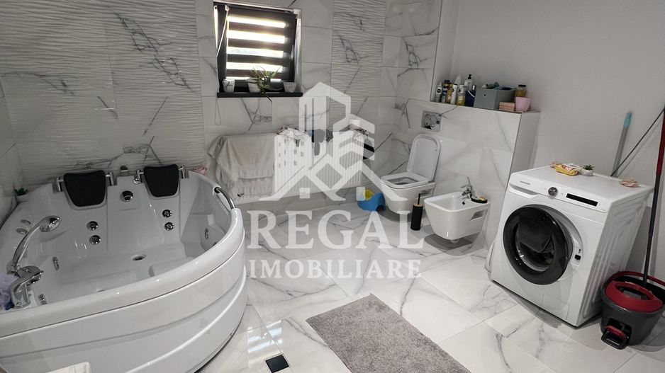 Casă modernă tip duplex, ideală pentru 2 familii – in loc. Strei - Poză 29