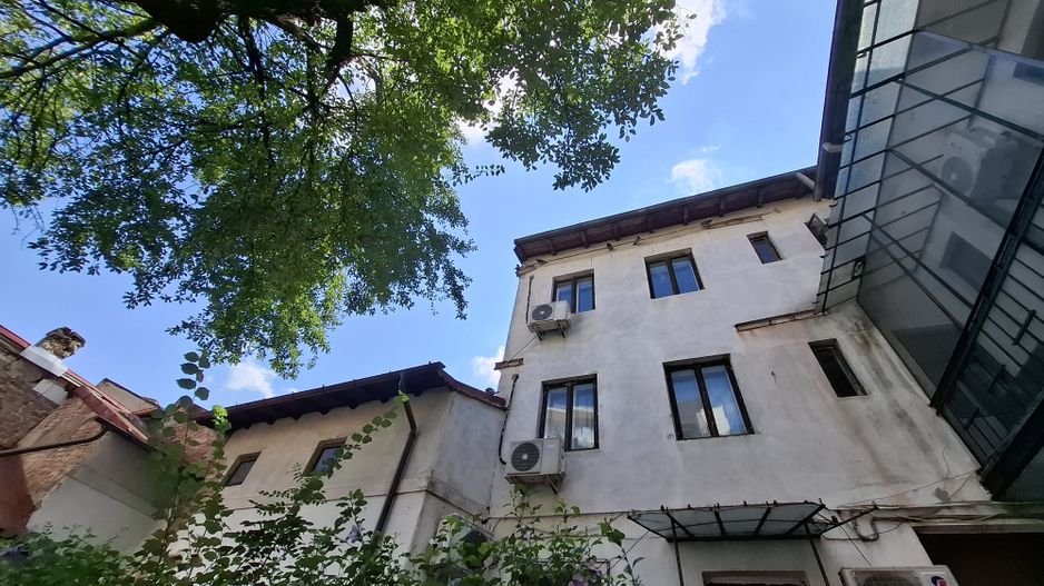 Imobil stradal 20 de camere - Eminescu - Poză 1