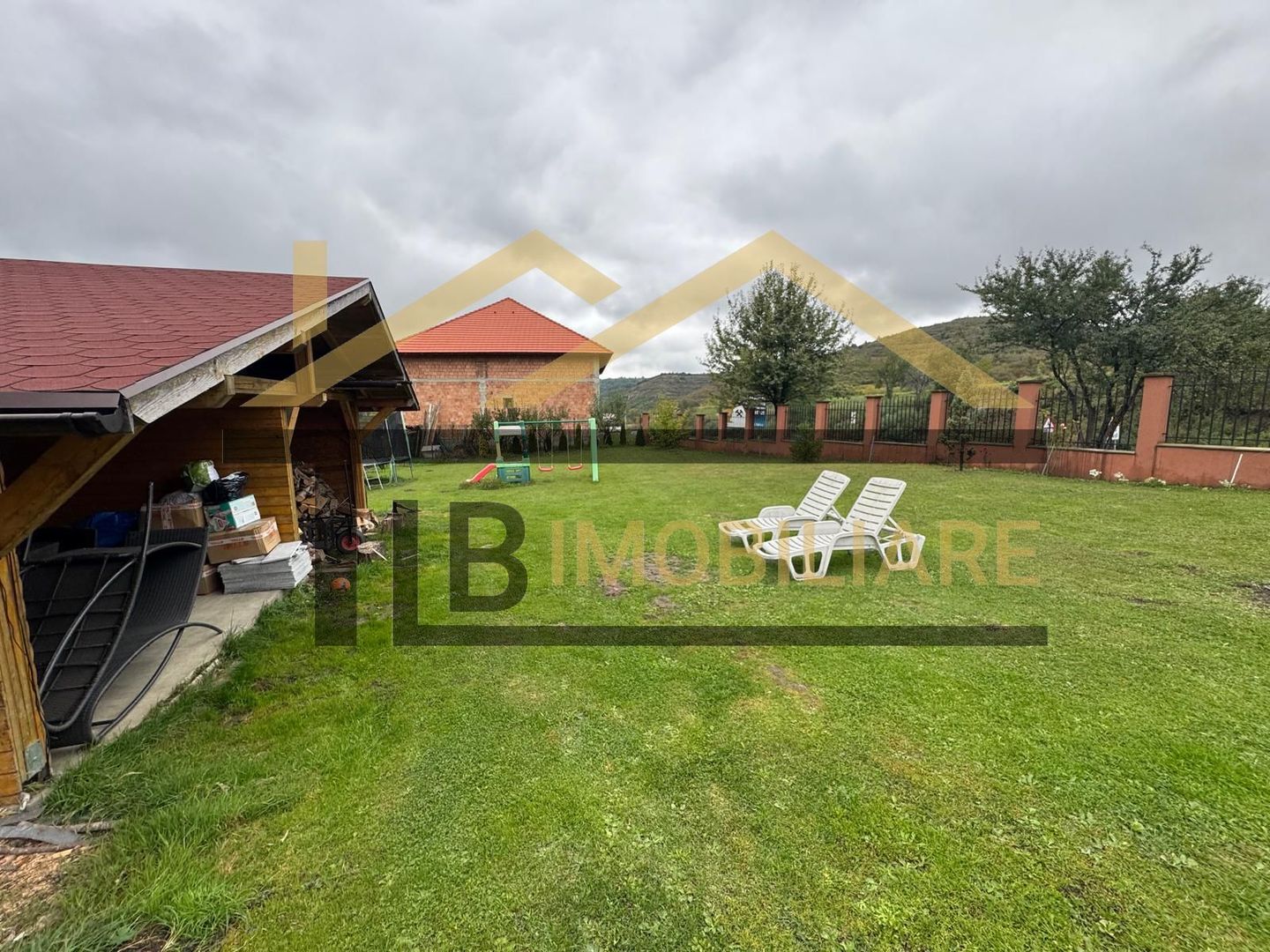 Vila cu 8 camere de vanzare, teren 1580mp, Zona Praid - Poză 5