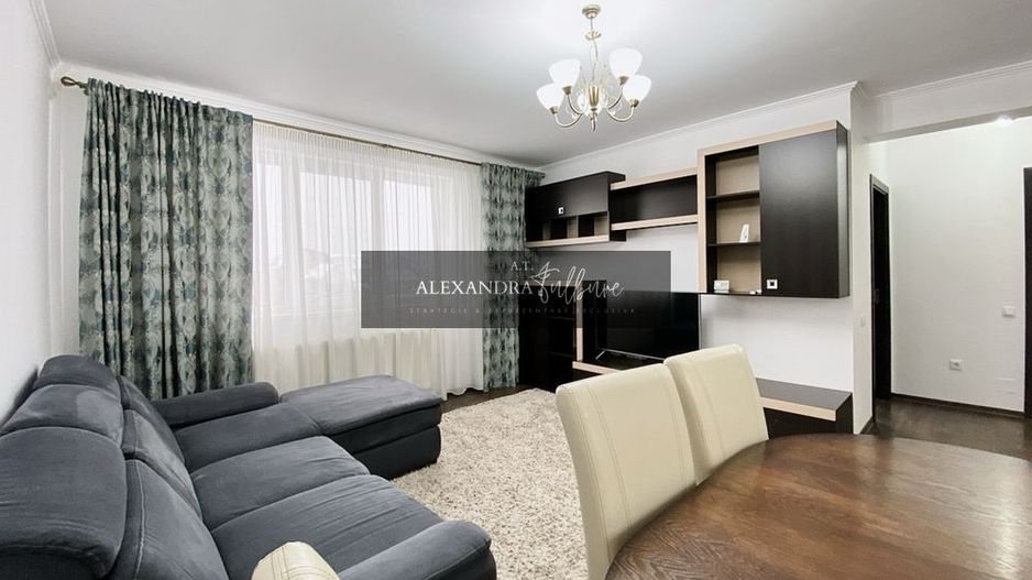 Apartament 3 camere, 2 balcoane, etaj intermediar, parcare. - Poză 1