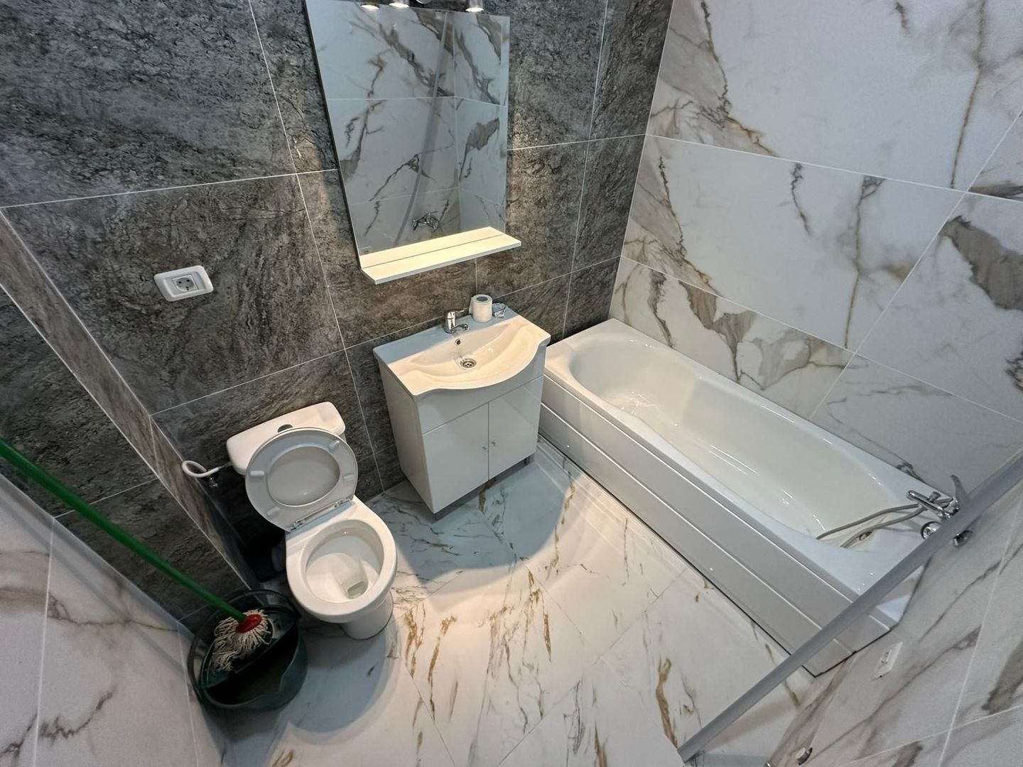 GARSONIERA STEJARULUI, BLOC NOU, CENTRALA TERMICA, PARTIAL MOBILAT - Poză 4