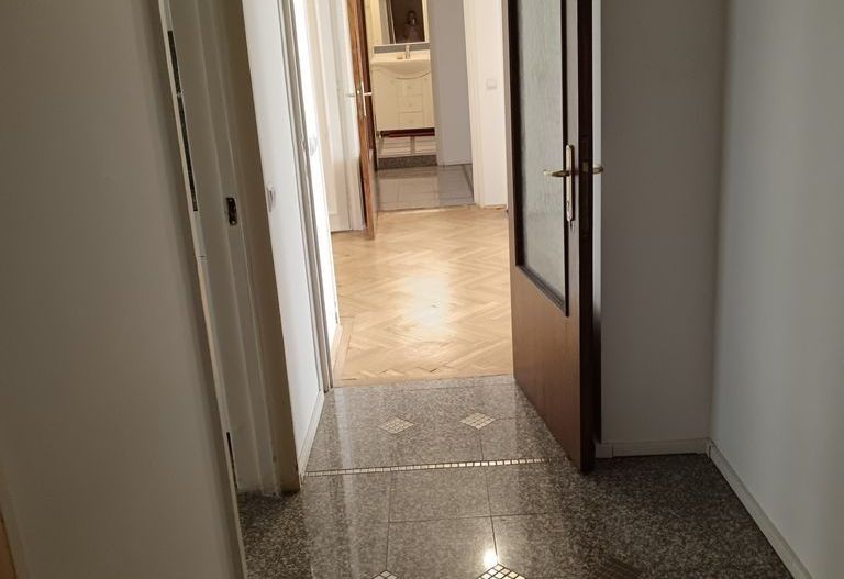 Apartament elegant I Piață Universitatii I 106 MP I 5 minute Metrou - Poză 5