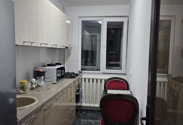 Apartament 2 camere Bloc 4 etaje Aleea Poiana Mare - Poză 5