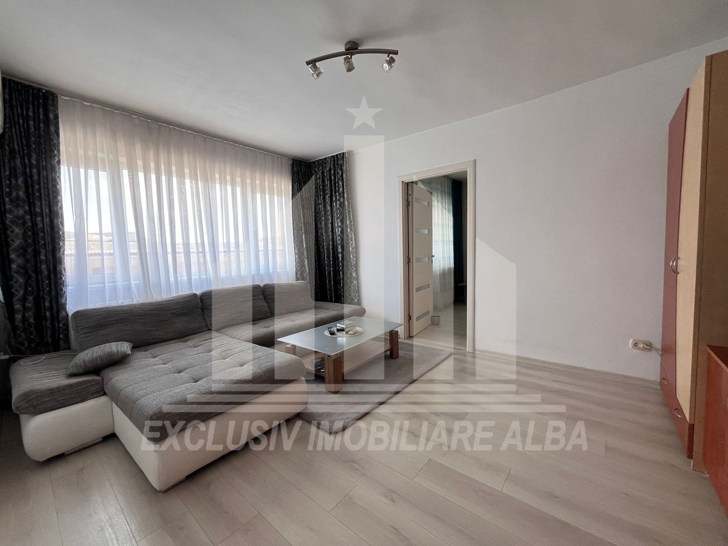 Apartament de vanzare 2 camere zona Centru - Poză 1