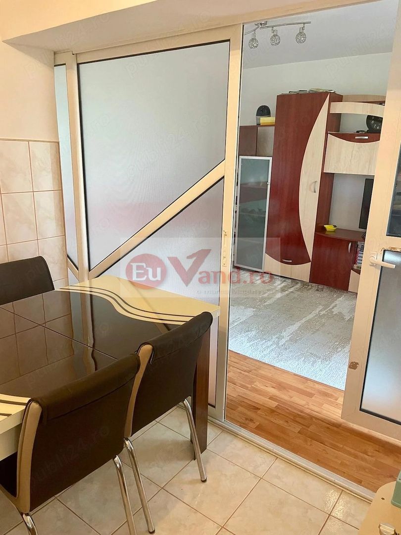 De inchiriat apartament 2 camere,Micro 21, etaj 2, 400 euro - Poză 5