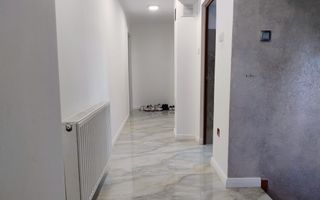 Vilă elegantă cu design luxos și grădină superb amenajată în Șag - Poză 22