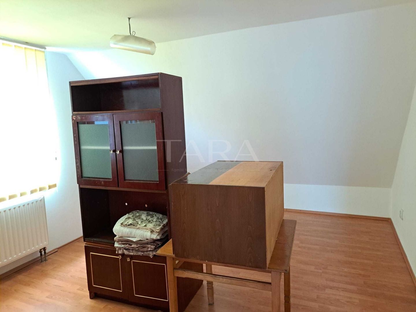 Casă înșiruită tip triplex – zonă liniștită. - Poză 4