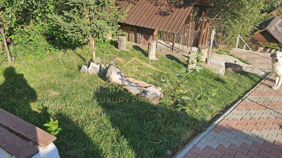 Pensiune 10 camere cu restaurant // teren 900 mp // Moieciu de Jos - Poză 8