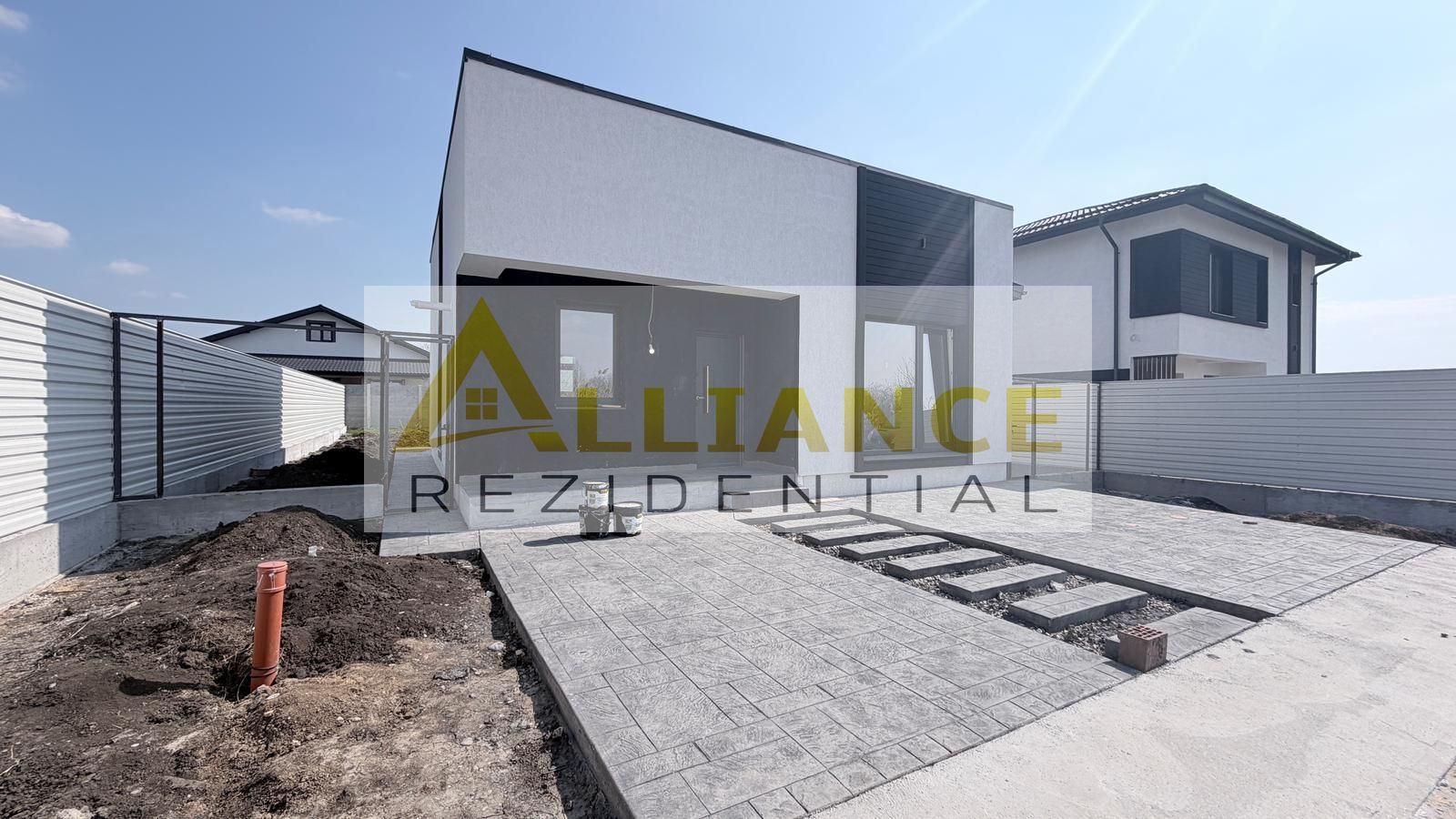 Casa individuala- 4 camere - 2 bai - 450 metri teren - Poză 2
