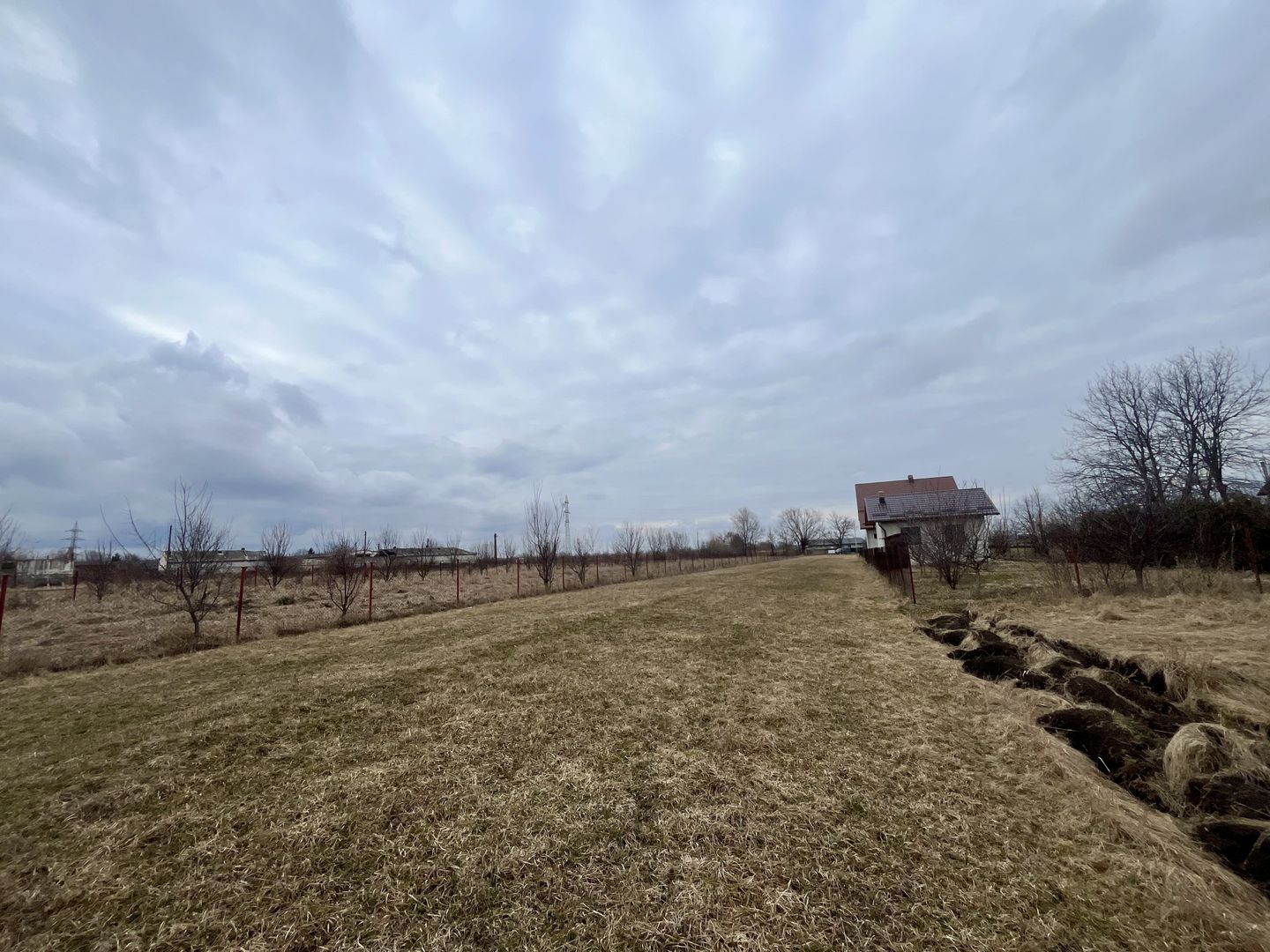 Teren Intravilan 2020 MP | Zonă Linistita | Radauti - Poză 2