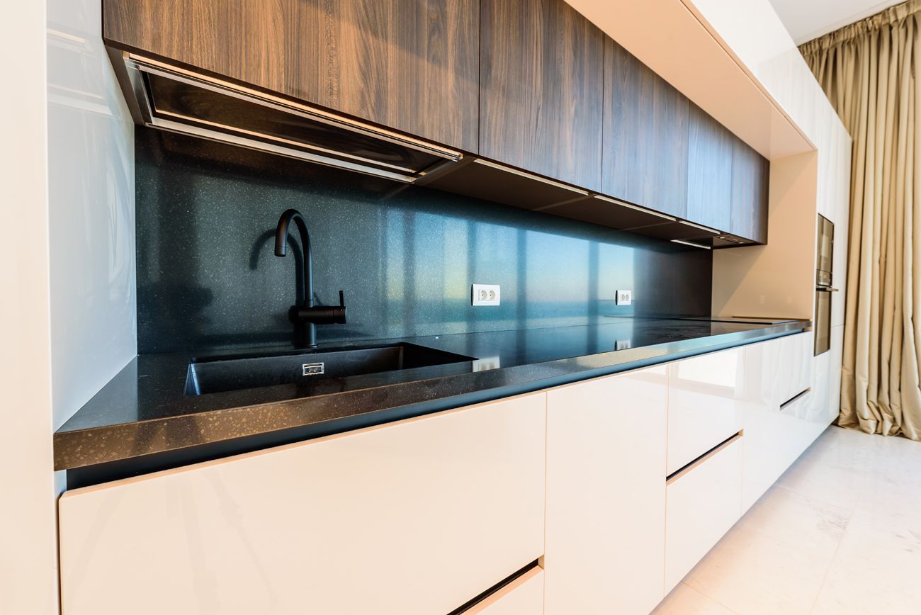 Apartament de 5 camere spațios, situat în zona Nord din Constanța - Poză 8