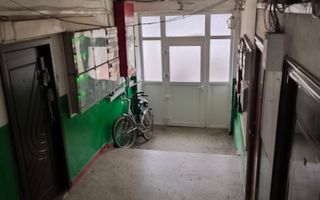 Mic la întreținere, bun la randament: apartament în Orșova - Poză 2