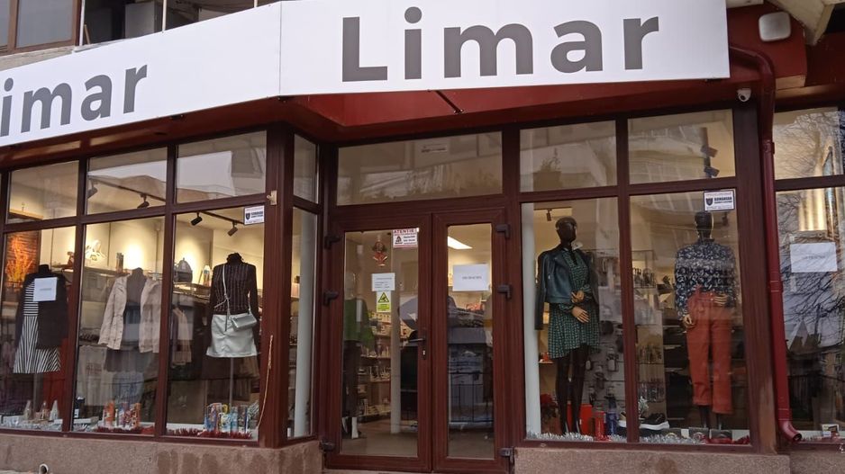 Spațiu comercial ultracentral, 200 mp singurul vad 100% pietonal Roman - Poză 1