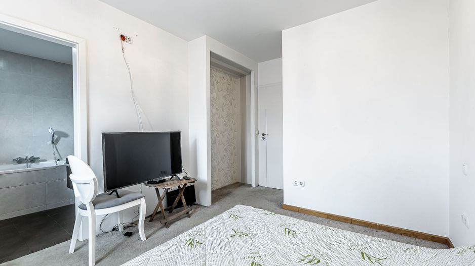 Casa spatioasa de vanzare în Bujac , 3 bai, 5 camere, super pret! - Poză 10