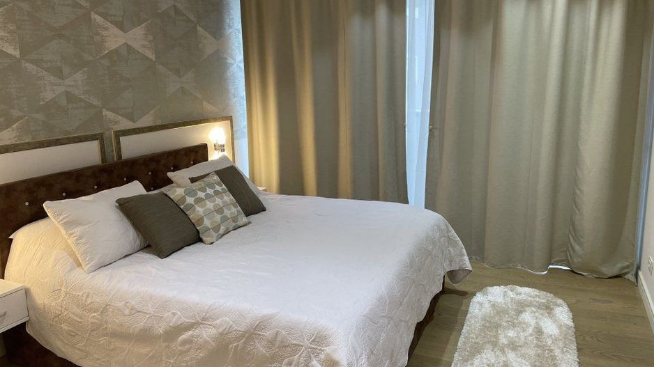 Inchiriere apartament 3 camere XL in Cortina Residence Herastrau - Poză 5