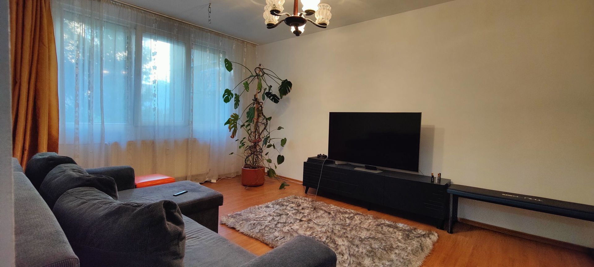 Apartament 3 camere de vânzare Drumul Taberei - Poză 2