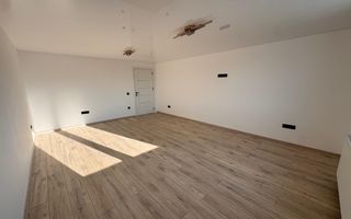 Spațiu comercial 6 camere 3 băi| Sura mare | 200mp - Poză 1