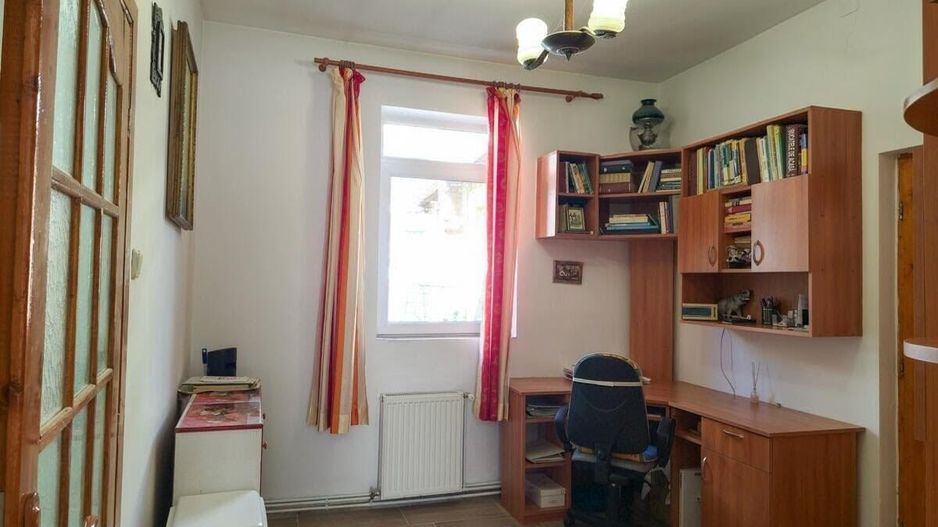 Lunei - Ion Neculce, 2 Apartamente. Mansarda 157 mp. Anexe, Lot 475 mp - Poză 13