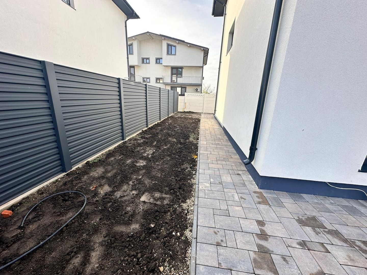 CASA SINGULARA, TOATE UTILITATILE, 4 CAMERE, TEREN 400 MP, COMISION 0% - Poză 9