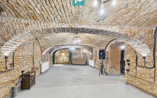 Eleganță subterană - pivniță exclusivistă Arad - Poză 32