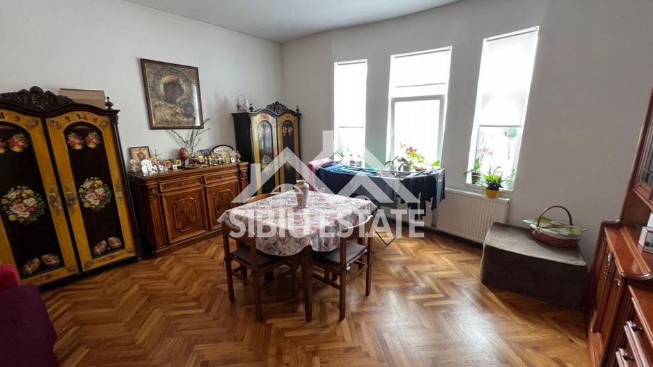 De vânzare: Proprietate cu 2 unități locative ,Zona Lupeni, Sibiu - Poză 4