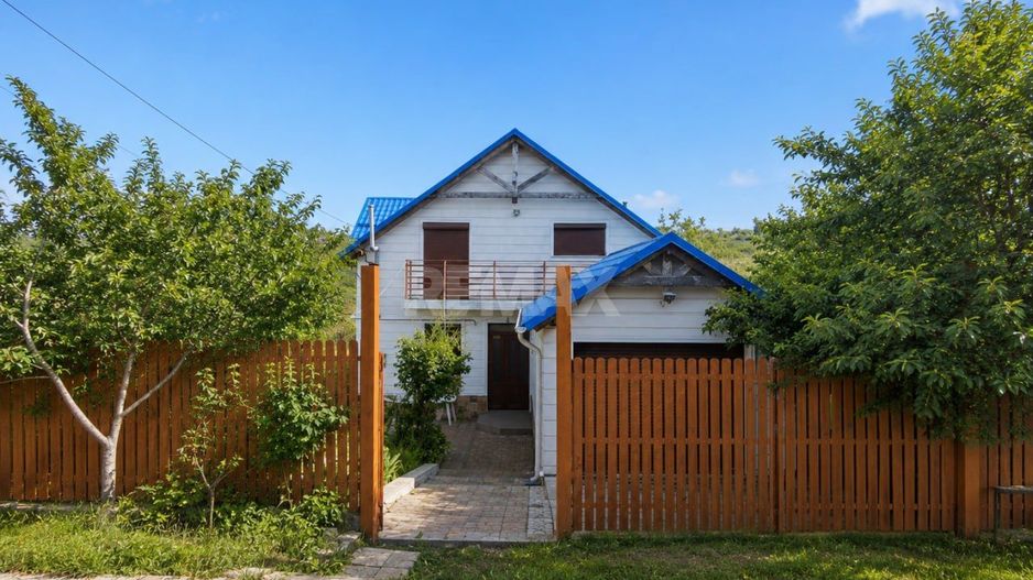 Casă generoasă cu 2 Nivele și confort modern – 10 Ari, Băcioi (sat Frumușica) - Poză 1