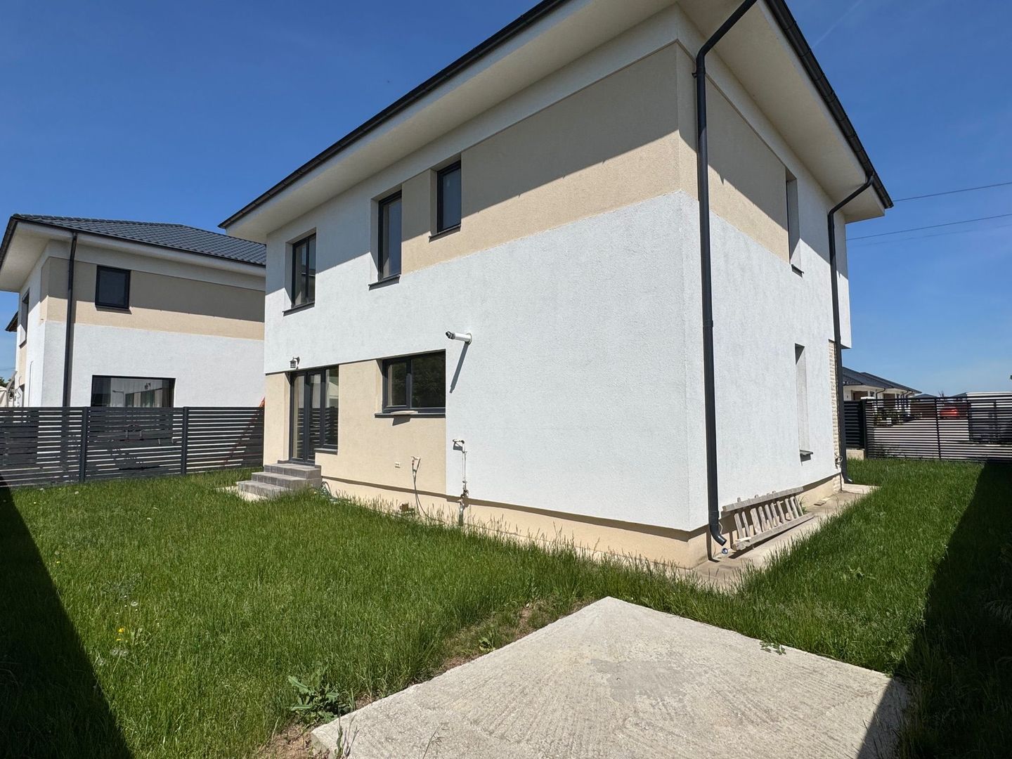 Vila Moderna Tunari, zona Buna, curte 300m - Poză 3