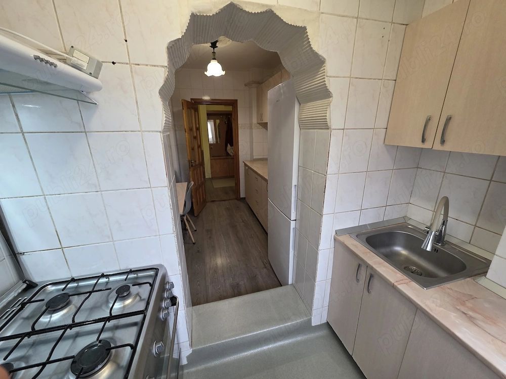 De inchiriat apartament cu 3 camere Micro 17, 343 euro - Poză 3