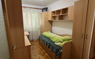 De vanzare - Apartament 3 camere si balcon spatios, decomodat - zona Lipovei - Poză 4