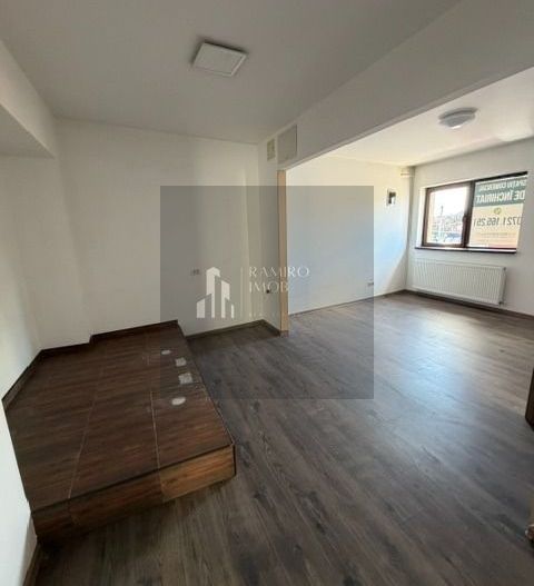 Spatiu Comercial / Birouri Metrou Aparatorii Patriei - Poză 5