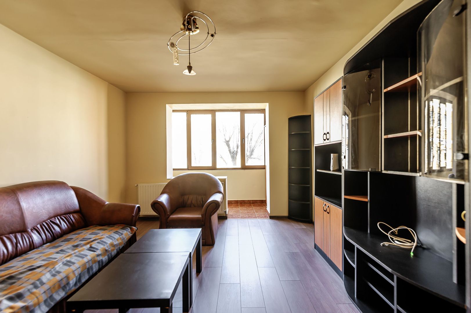 Apartament cu 3 camere etaj 3 zona Miorița, cartier Micalaca - Poză 1