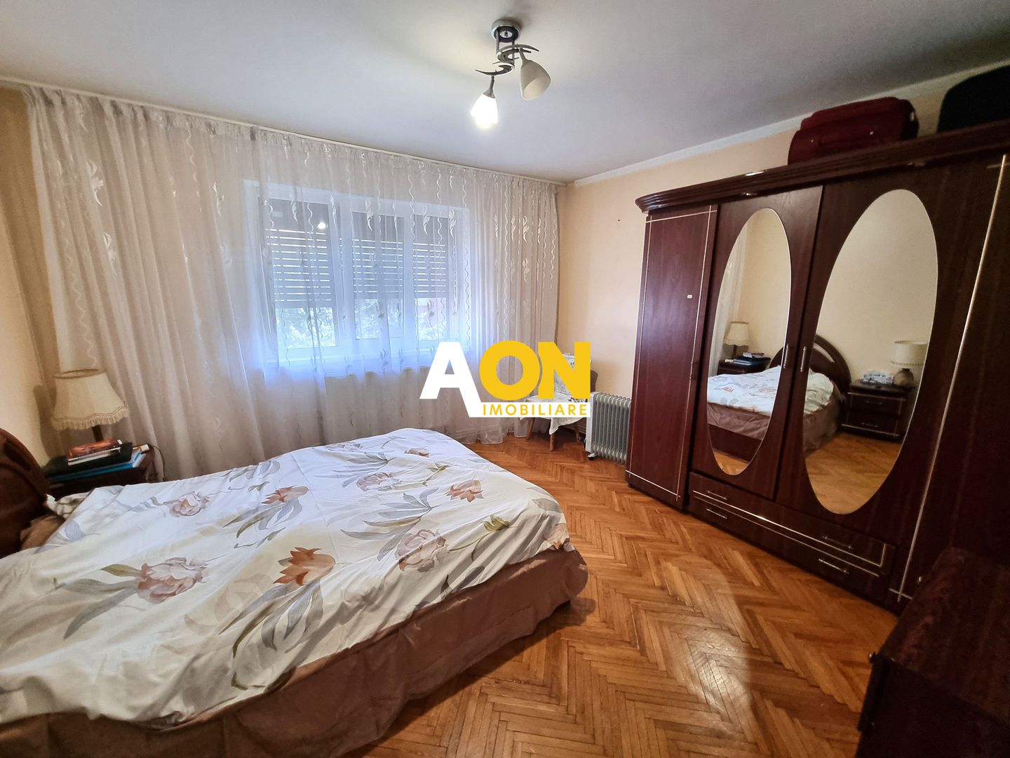 De inchiriat apartament 3 camere, zona Piata, Cetate - Poză 5